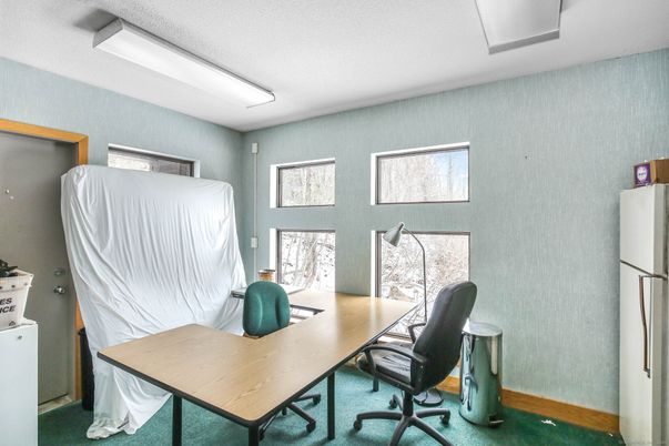 Home Office, Interior