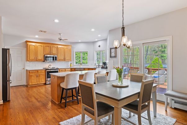 Dining room, Interior, Kitchen, Pendant Lights, Recessed Lighting, Wood Texture Flooring