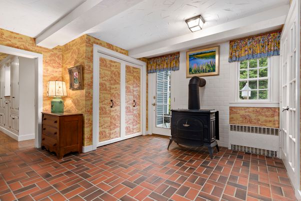 Empty room, Fireplace, Interior