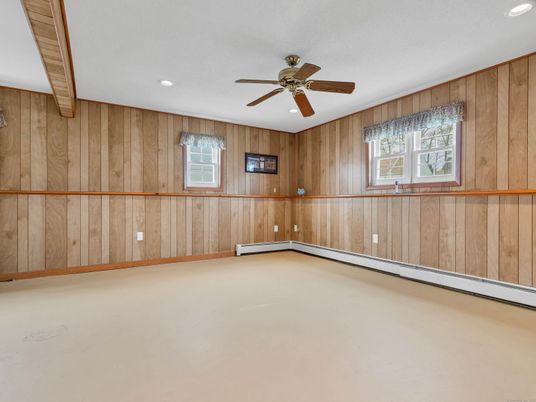 Empty room, Interior, Recessed Lighting, Wooden Walls