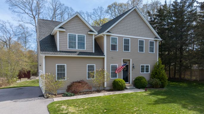 Exterior, Facade, Farmhouse
