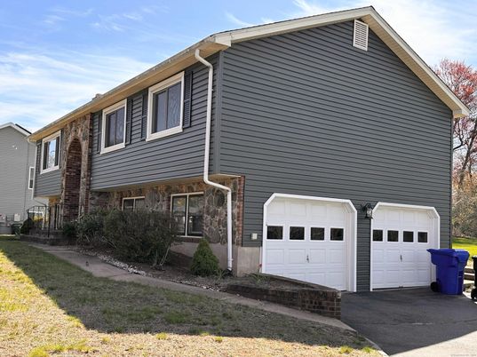 Attached, Exterior, Facade, Raised Ranch