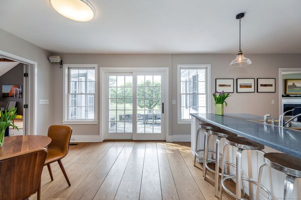 Interior, Pendant Lights, Wood Texture Flooring