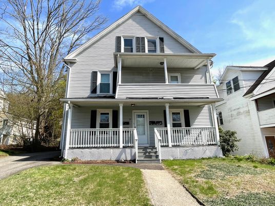 Exterior, Facade, Queen Anne Victorian
