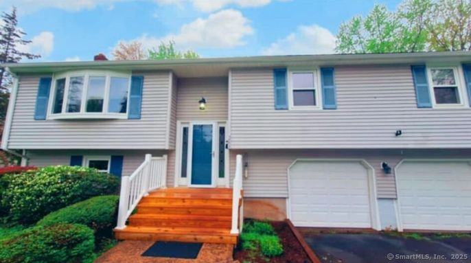 Attached, Exterior, Facade, Raised Ranch