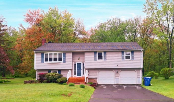 Attached, Exterior, Facade, Raised Ranch
