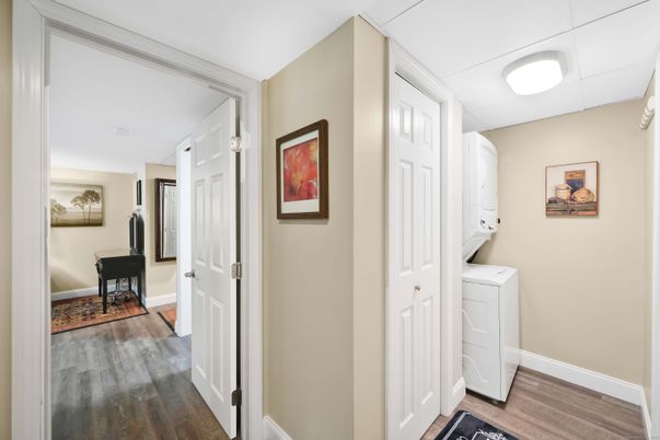Interior, Utility Closets, Washer, Wood Texture Flooring