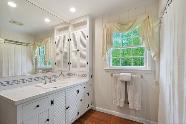 Bathroom, Interior, Recessed Lighting, Wood Texture Flooring