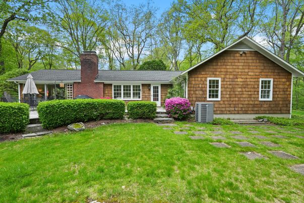 Backyard, Exterior, Facade, Ranch