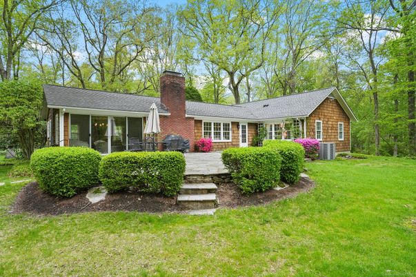 Backyard, Exterior, Facade, Brick Facade, Ranch