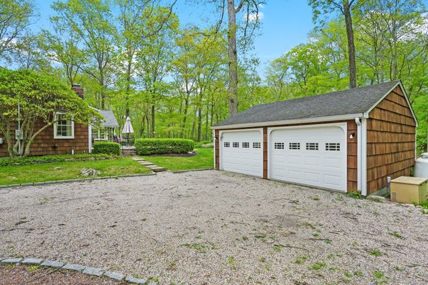 Detached Garage, Exterior