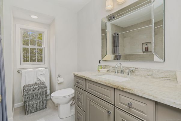 Bathroom, Interior, Recessed Lighting