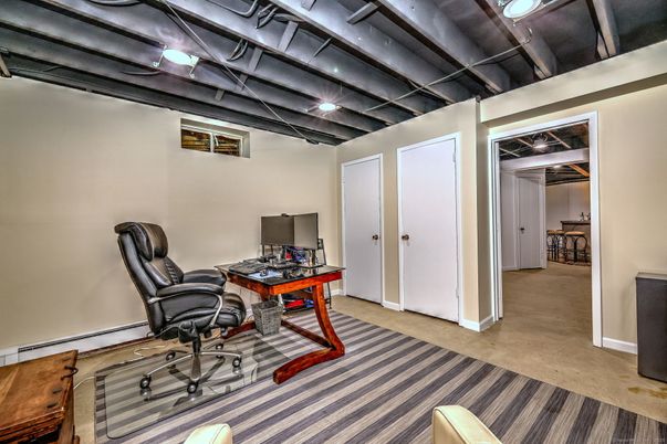 Home Office, Interior