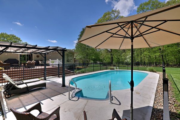 Exterior, Pool