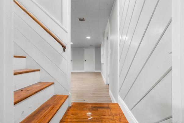 Interior, Recessed Lighting, Wood Texture Flooring