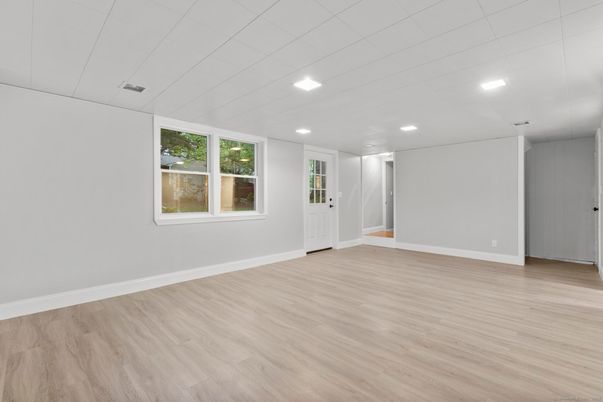 Empty room, Interior, Recessed Lighting, Wood Texture Flooring