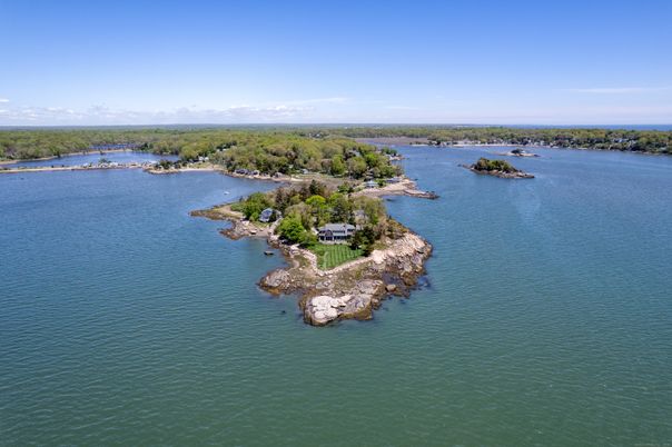Exterior, Lake