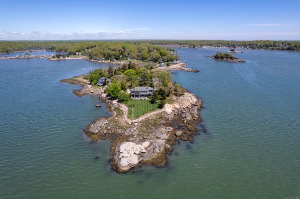 Exterior, Lake