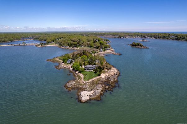 Exterior, Lake