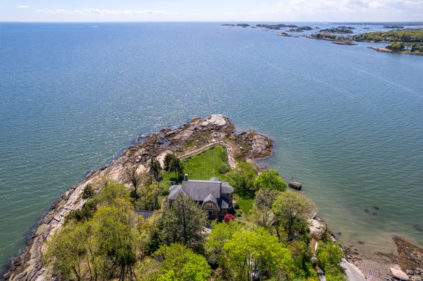 Exterior, Lake