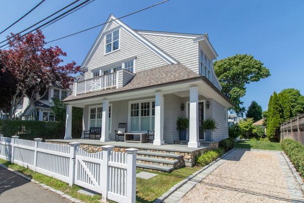 Exterior, Facade, Queen Anne Victorian