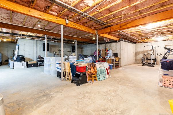 Interior, Washer, Wooden Beams