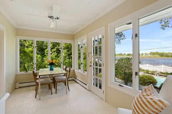 Dining room, Interior, Sun Room, Water