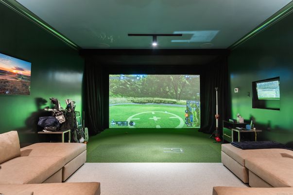 Interior, Projection Screen