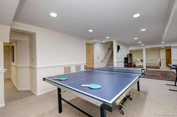 Game Room, Interior, Recessed Lighting