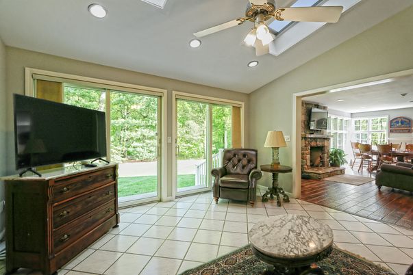 Dining room, Interior, Recessed Lighting