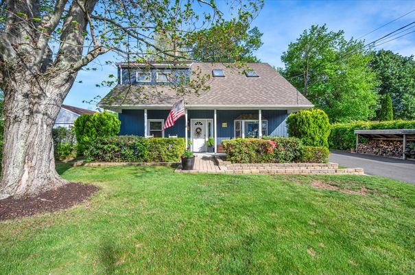Exterior, Facade, Cape Cod
