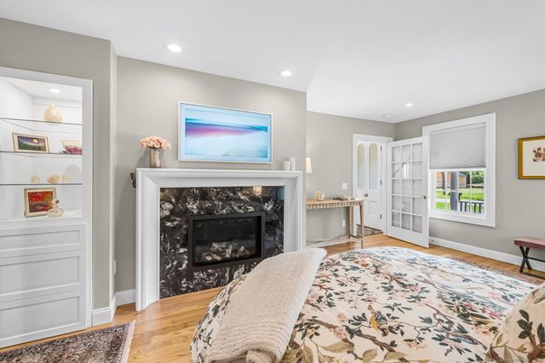 Bedroom, Fireplace, Interior, Recessed Lighting, Wood Texture Flooring