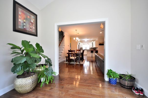 Chandelier, Dining room, Interior, Kitchen, Pendant Lights, Recessed Lighting, Wood Texture Flooring