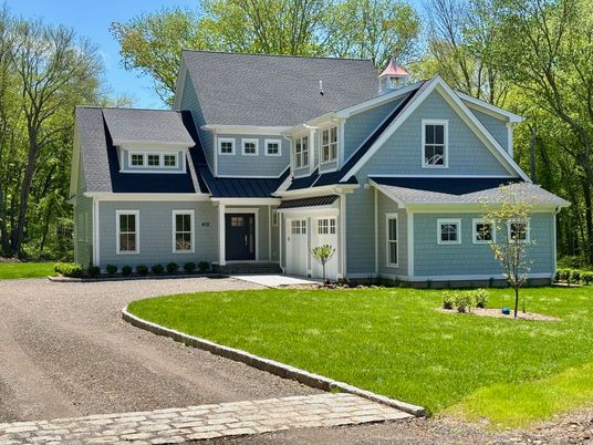 Exterior, Facade, Farmhouse