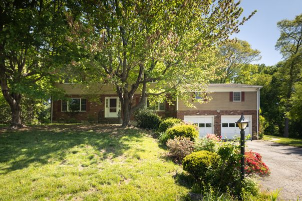 Attached, Exterior, Facade, Brick Facade, Raised Ranch