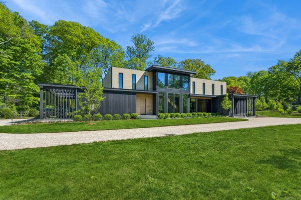 Backyard, Exterior, Facade, Modern