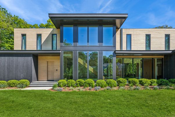 Backyard, Exterior, Facade, Modern