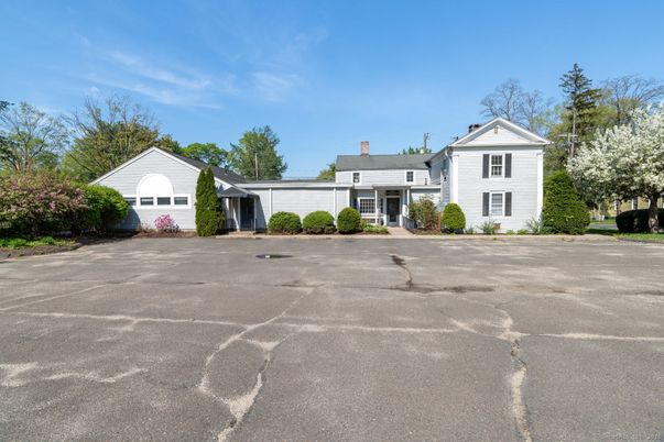 Attached, Exterior, Facade, Farmhouse