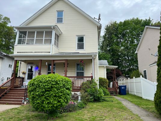 Exterior, Facade, Queen Anne Victorian