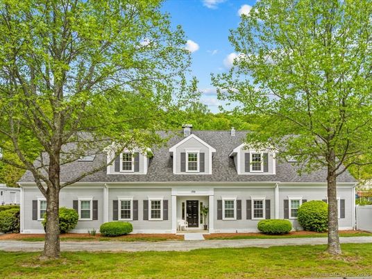 Exterior, Facade, Cape Cod