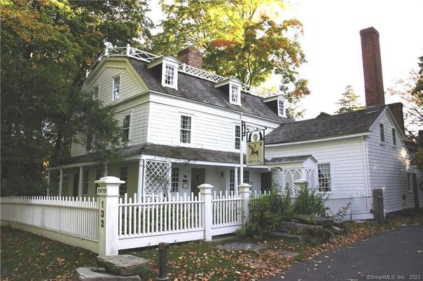 Exterior, Facade, Queen Anne Victorian