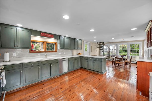 Dining room, Interior, Kitchen, Pendant Lights, Recessed Lighting, Wood Texture Flooring