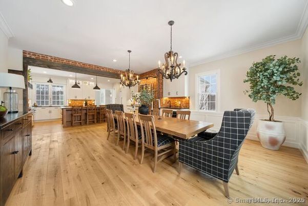 Chandelier, Dining room, Interior, Kitchen, Pendant Lights, Recessed Lighting, Wood Texture Flooring