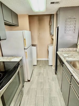 Interior, Kitchen, Washer, Wood Texture Flooring