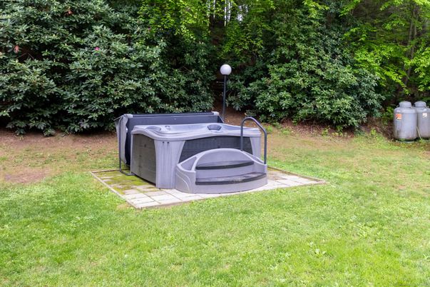 Backyard, Exterior, Hot Tub