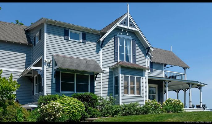Exterior, Facade, Queen Anne Victorian