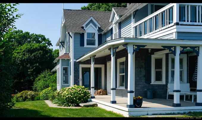 Exterior, Facade, Queen Anne Victorian