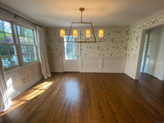 Chandelier, Empty room, Interior, Wood Texture Flooring