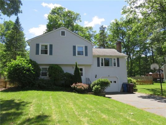 Attached, Exterior, Facade, Split Level
