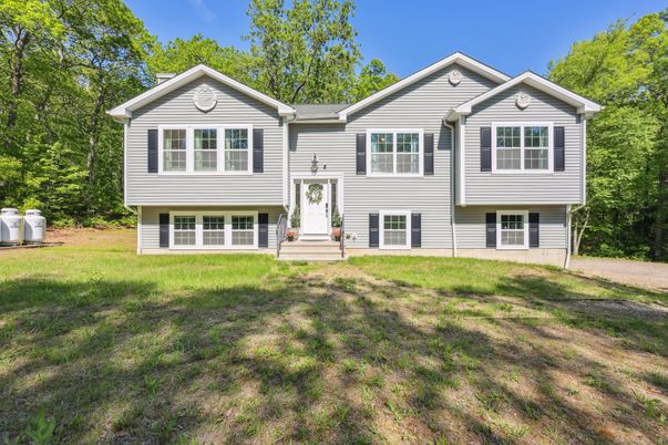 Backyard, Exterior, Facade, Raised Ranch